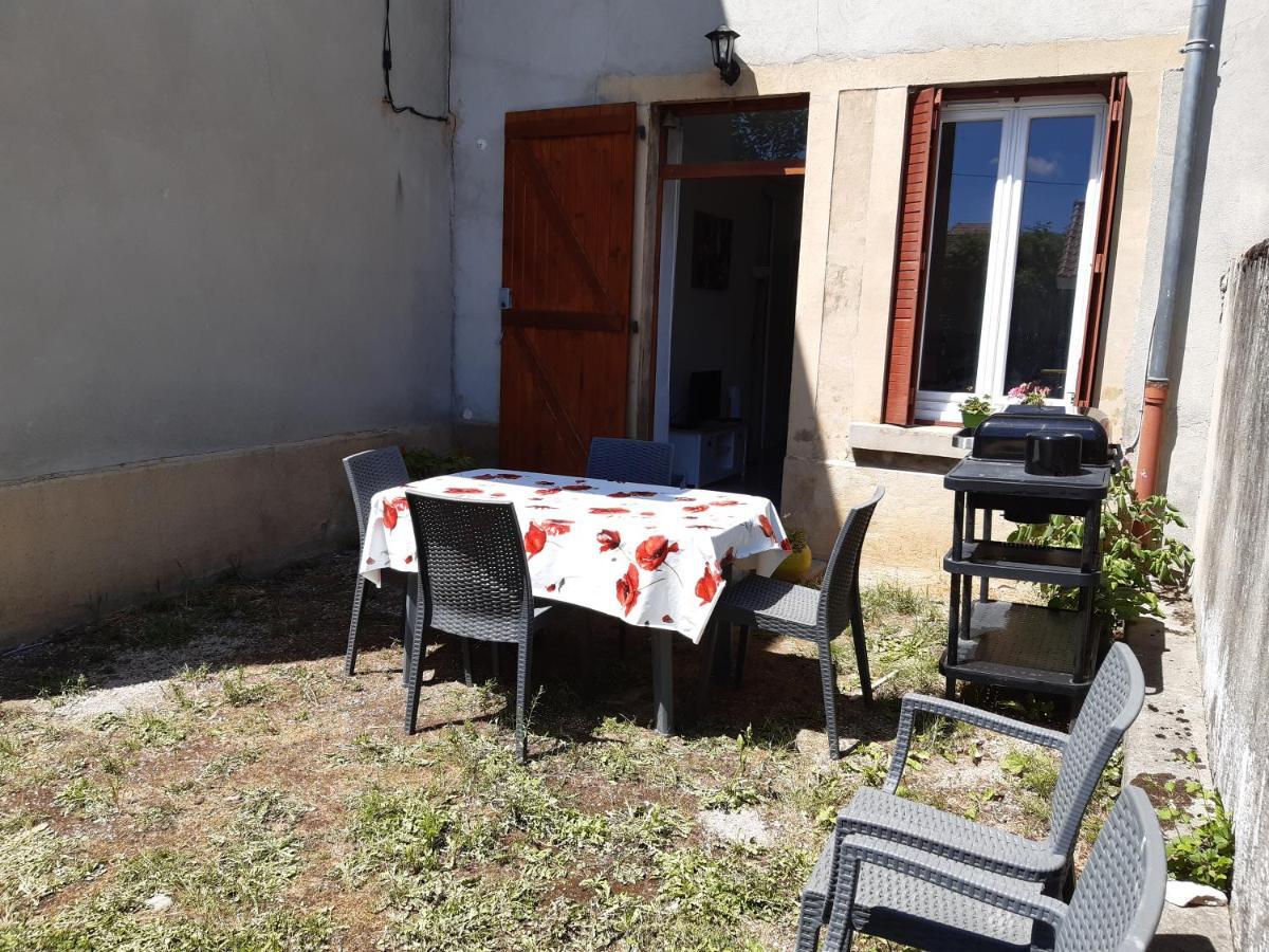 Вилла Maison A La Tour Du Pin Экстерьер фото